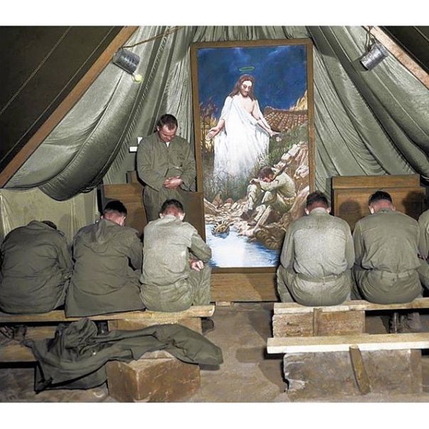 Chaplain-Korean-Marines