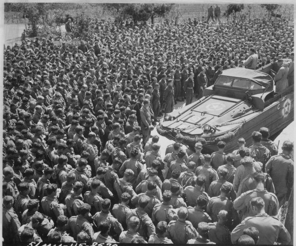 Chaplain-Woran-Italy-1945